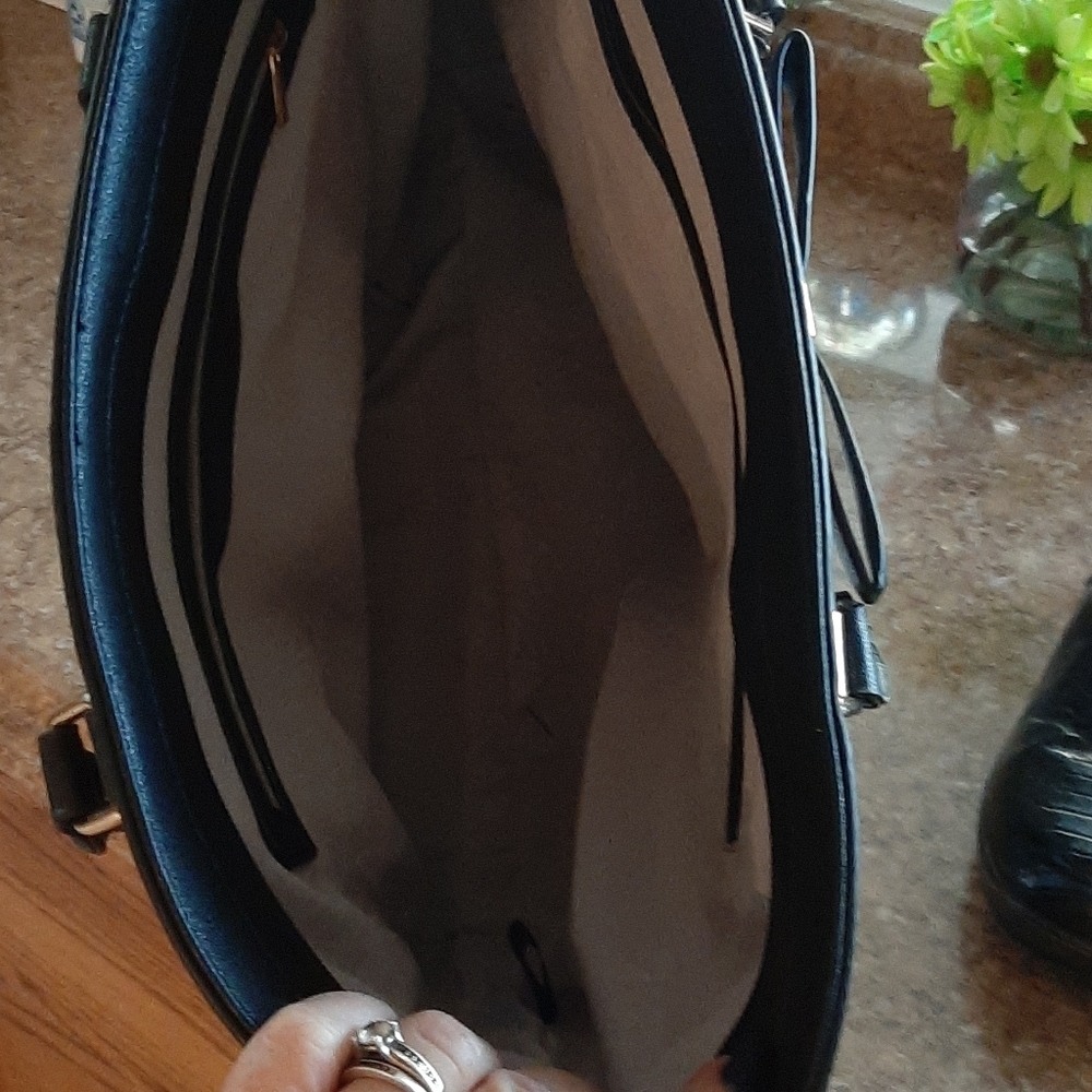 Purse - Picture 2 of 3